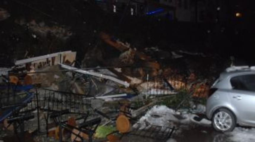 Ereğli'de istinat duvarı ara&ccedil;ların &uuml;zerine &ccedil;&ouml;kt&uuml;