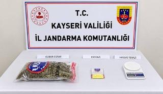 Kayseri&rsquo;de 1 kilo uyuşturucu ele ge&ccedil;irildi