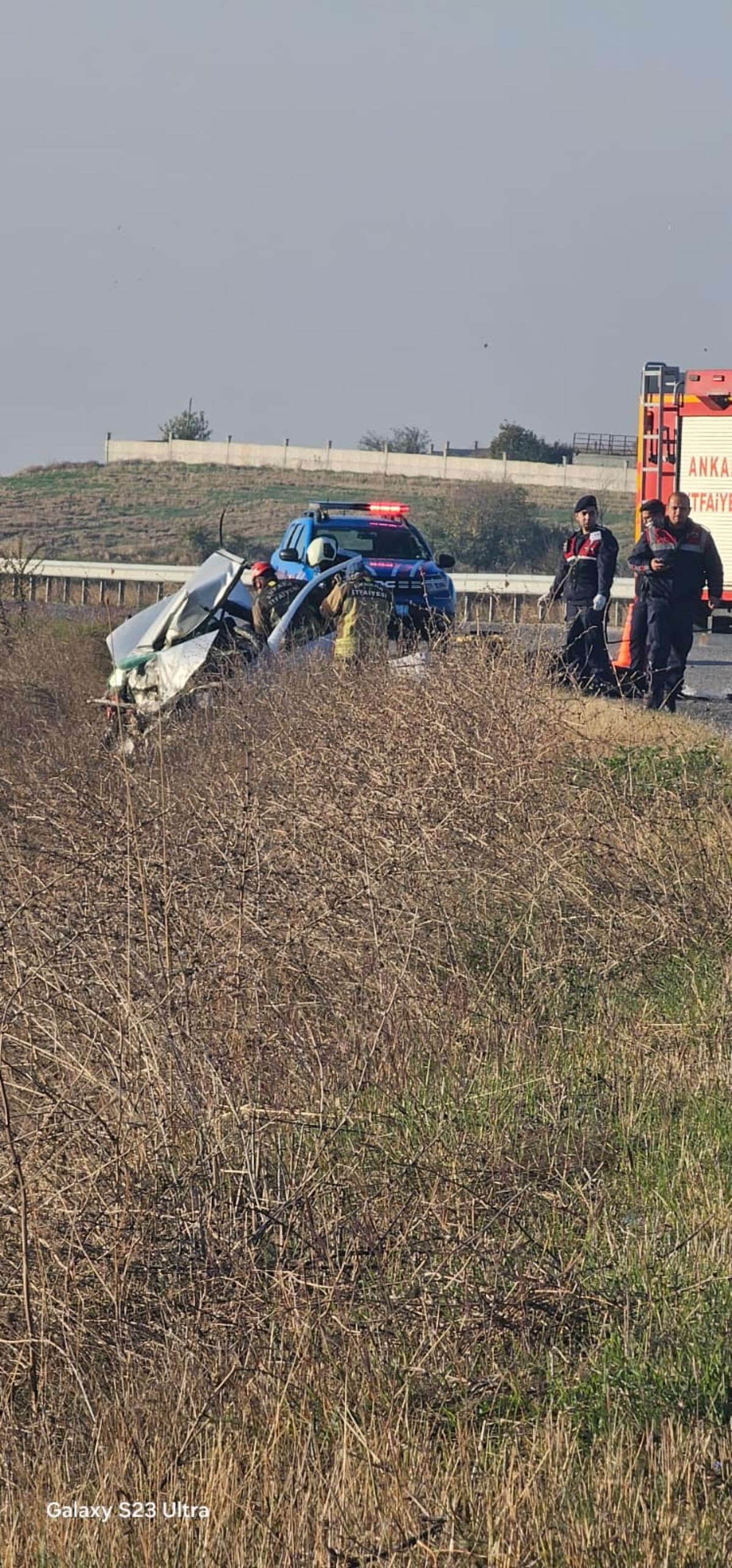 Ankara da korkun&ccedil; kaza! Kafa kafaya &ccedil;arpıştılar: 3 &ouml;l&uuml; 3