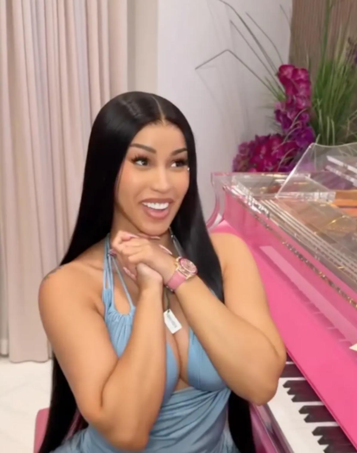 Cardi B kendine servet değerinde doğum günü hediyeleri aldı! 1