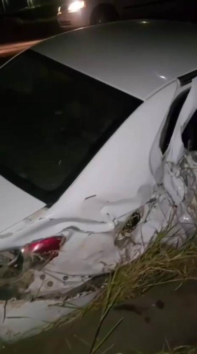 Diyarbakır&rsquo;da ara&ccedil; yoldan &ccedil;ıkıp takla attı: 1 yaralı 2