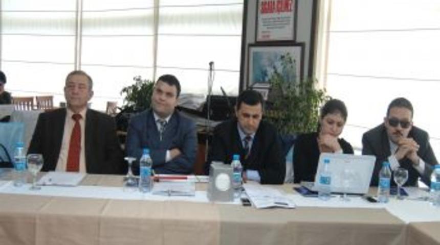 Engellinin engeli bitmiyor, kaldırımlardaki mantarlar b&uuml;y&uuml;k sorun