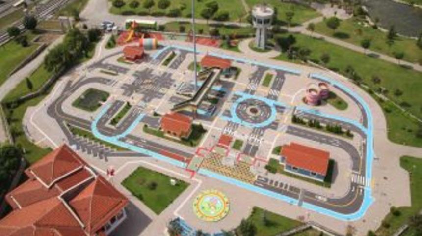 Bu parkta &ccedil;ocuklar trafik kurallarını &ouml;ğrenecek