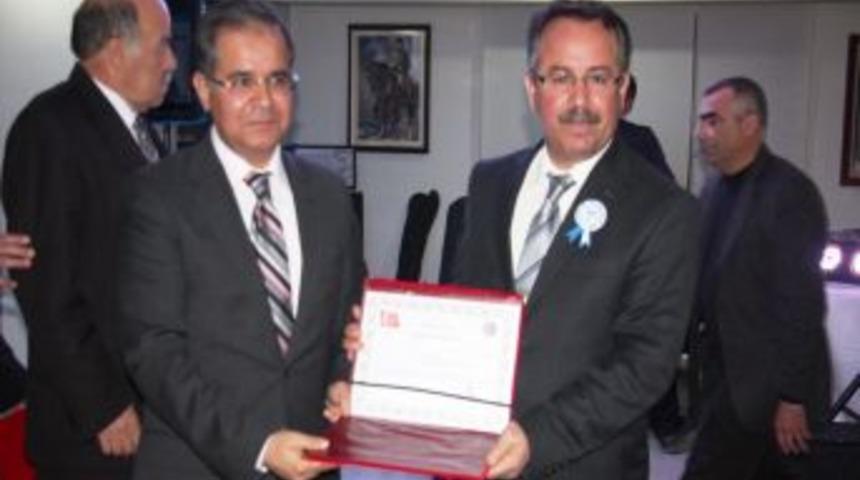 Burdur'un vergi rekortmenleri &ouml;d&uuml;llendirildi