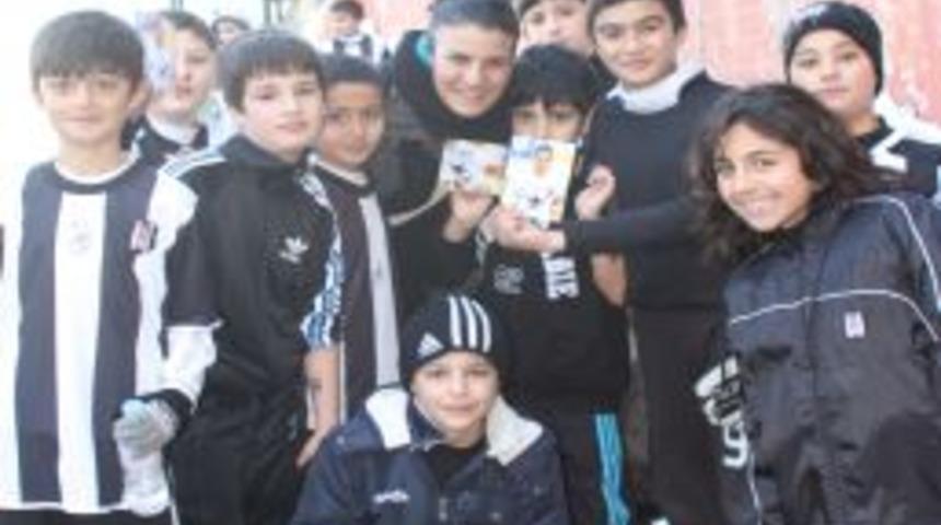 Almanya'nın K&ouml;ln takımı gol krali&ccedil;esi Bilgin Defterli, Esenler'de