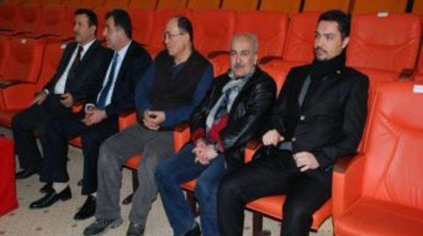 Sanat&ccedil;ılar fotoğraflarını anlattı