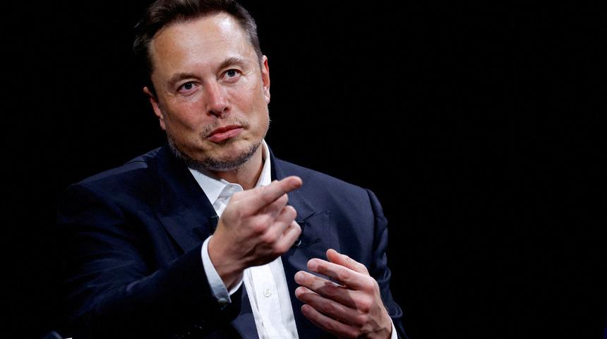 Elon Musk, Terafab i&ccedil;in tarih verdi: İlk &ccedil;ip 2027'de &uuml;retilebilir