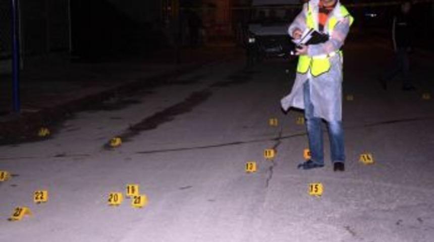 Mersin'de &ccedil;evik kuvvet servisine kaleşnikoflu saldırı