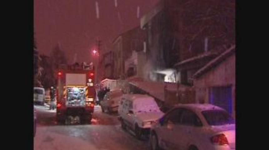 Belediye temizlik ekibinin dikkati sayesinde yangından kurtuldular