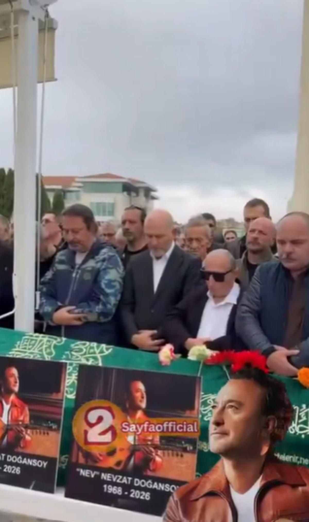 Nev in vasiyeti yerine getirilecek! Cenazede Süleyman Soylu dikkat çekti 3