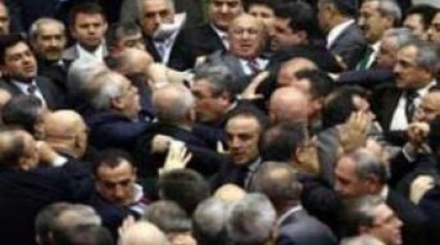 Yahya Akman k&uuml;rs&uuml;ye &ccedil;ıkamadı