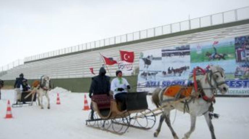Erzurum'da Atlı Sporlar Kış Oyunları başladı