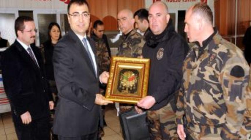 Diyarbakır&rsquo;da eğitimlerini bitiren polisler sertifikalarını aldı