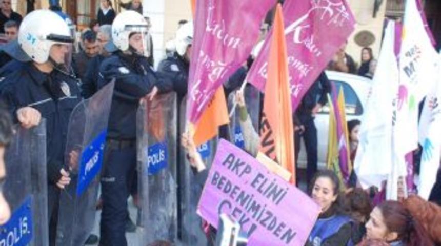 G&uuml;zerg&acirc;h değiştirmek isteyen kadınlar karşılarında polisi buldu