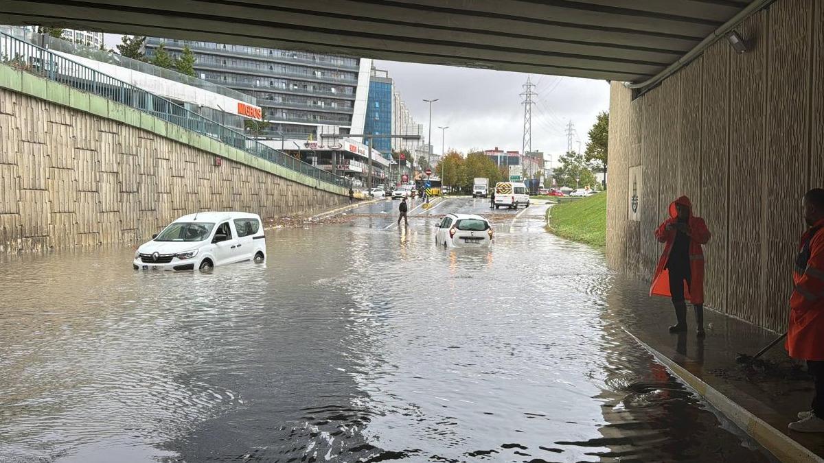 Meteoroloji den İstanbul dahil birçok il için kuvvetli yağış uyarısı: "Sel ve su baskınları yaşanabilir" 1