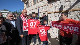 Bakan Ersoy, baba ocağında iki yeni eserin açılışını yaptı