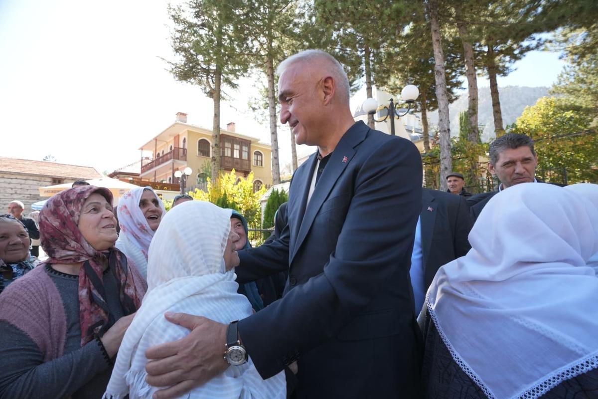 Bakan Ersoy, baba ocağında iki yeni eserin a&ccedil;ılışını yaptı 6