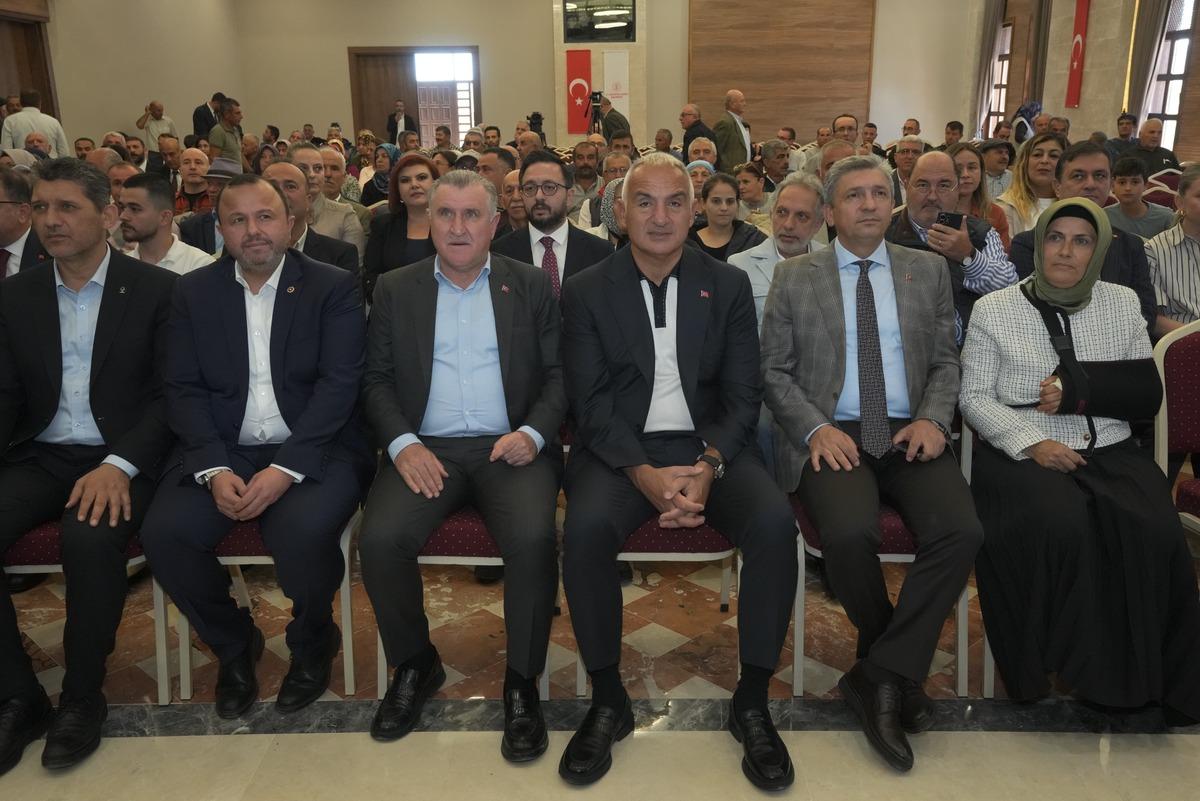 Bakan Ersoy, baba ocağında iki yeni eserin a&ccedil;ılışını yaptı 11
