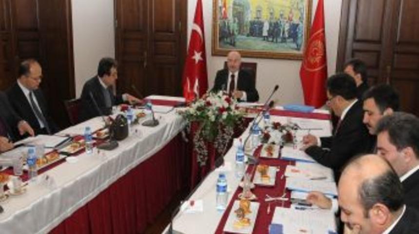 Kaymakamlar, 2012 yılı &ccedil;alışmaları i&ccedil;in toplandı