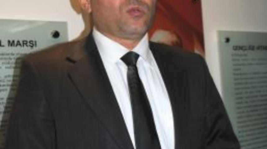 Evlilik &ouml;ncesi eşlerin kendini 'farklı tanıtması' ailede sıkıntı oluşturuyor