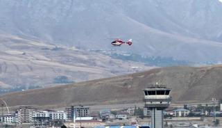 Metabolik hastalığı olan &ccedil;ocuk ambulans helikopter ile Van&rsquo;a getirildi