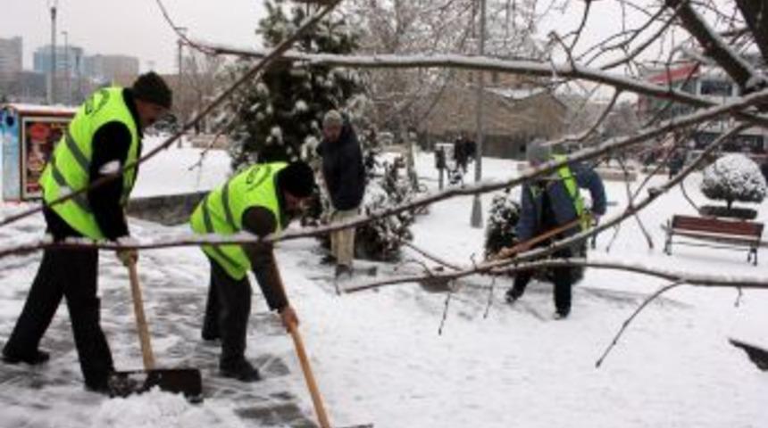 Kayseri&rsquo;de 166 k&ouml;y ve 38 mahalle yolu kapalı