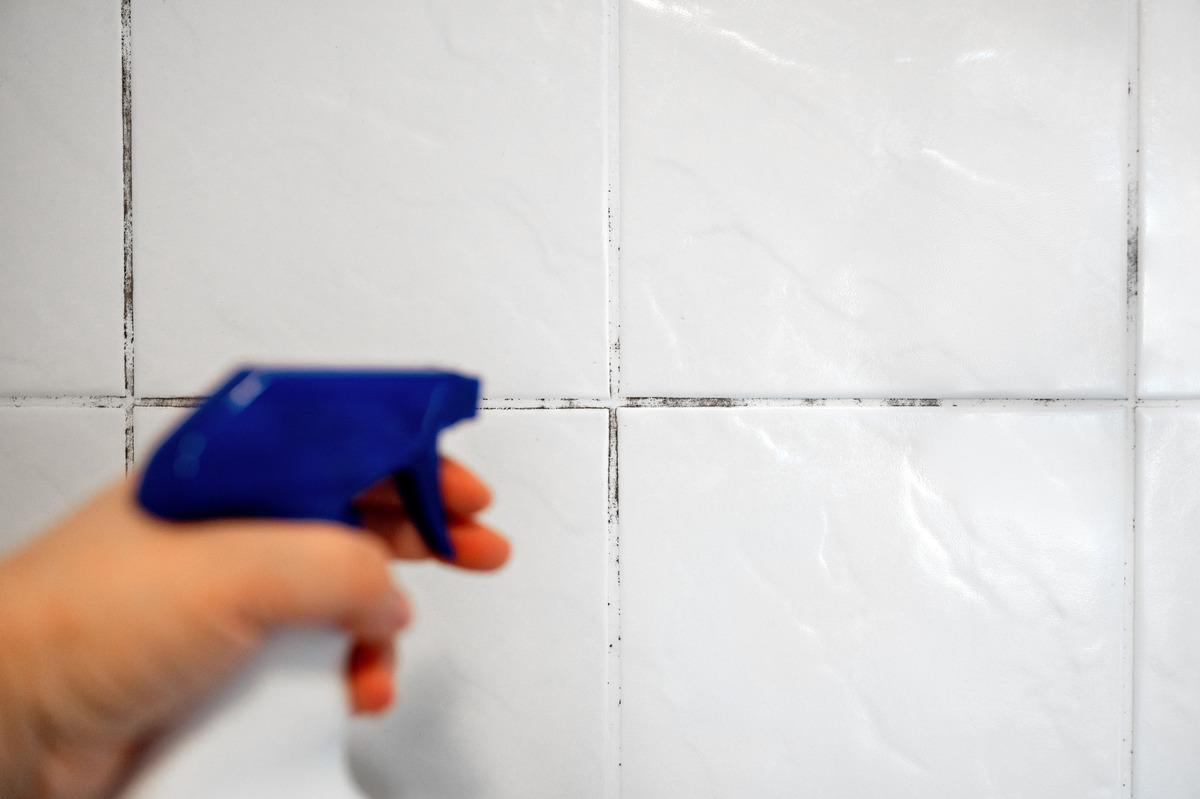 Banyo derzlerin arası siyah kalıyorsa sebebi bu olabilir! 3