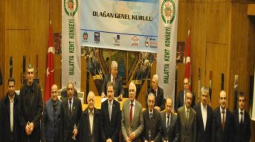 Malatya Belediye Başkanı &Ccedil;akır, Kent Konseyi Başkanlığı'na yeniden se&ccedil;ildi