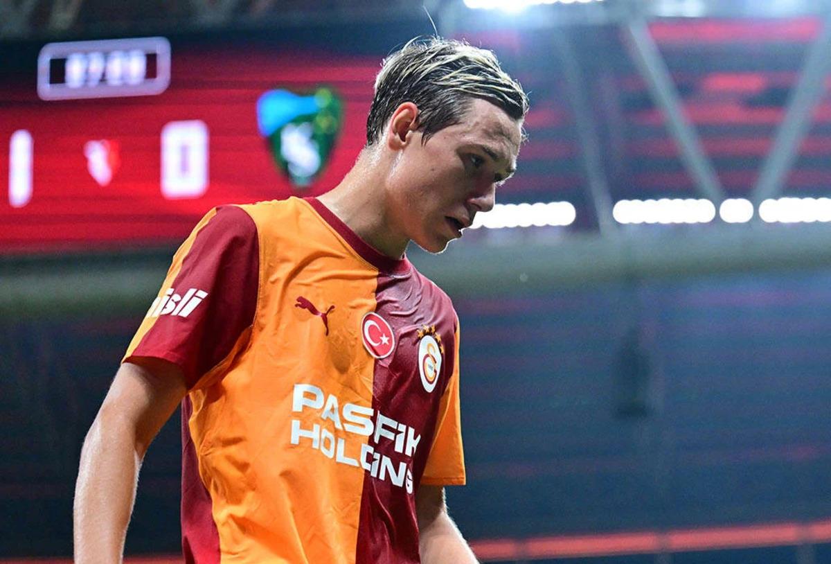 Aleksey Batrakov i&ccedil;in Fenerbah&ccedil;e derbisi &ouml;ncesi transfer iddiası 3