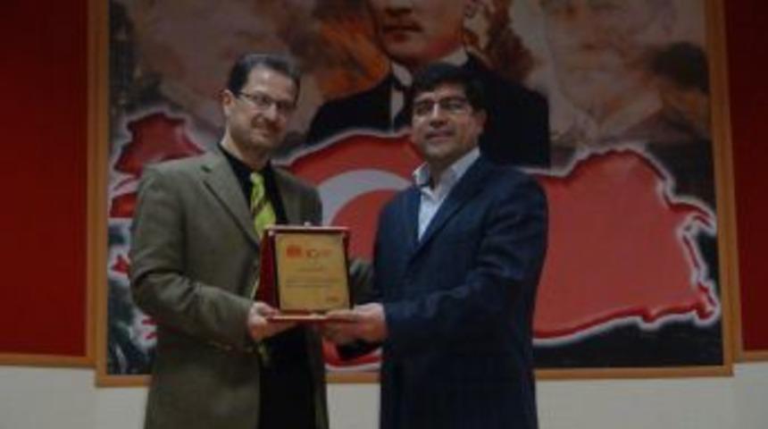 Tarih&ccedil;i Yazar İbrahim Refik Karaman&rsquo;da konferans verdi