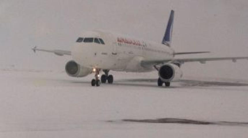 Ankara-Muş u&ccedil;ağı iniş yapamadı
