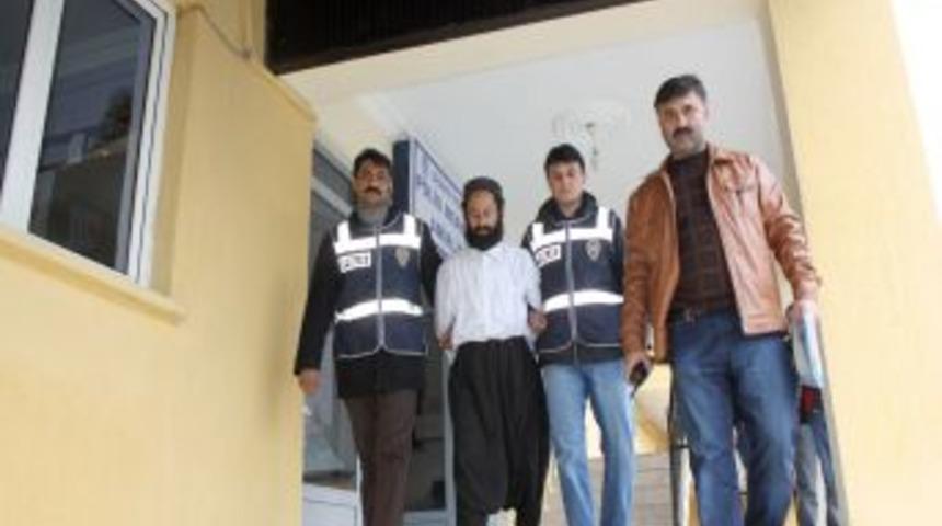 Annesini 32 yerinden bı&ccedil;aklayarak &ouml;ld&uuml;ren zanlı tutuklandı