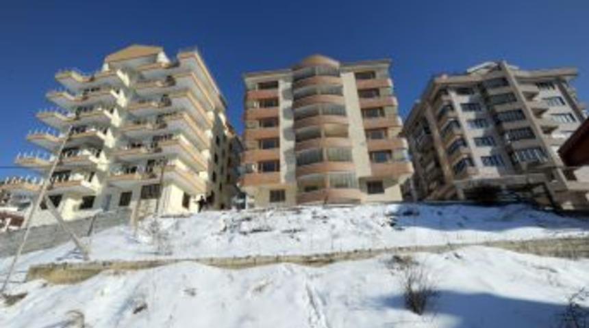 &Ccedil;ankaya Akpınar Mahallesi'ndeki heyelan mağdurlarının sorunu &ccedil;&ouml;z&uuml;l&uuml;yor