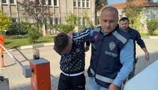 Kız meselesi y&uuml;z&uuml;nden 2 kişiyi bı&ccedil;akladı