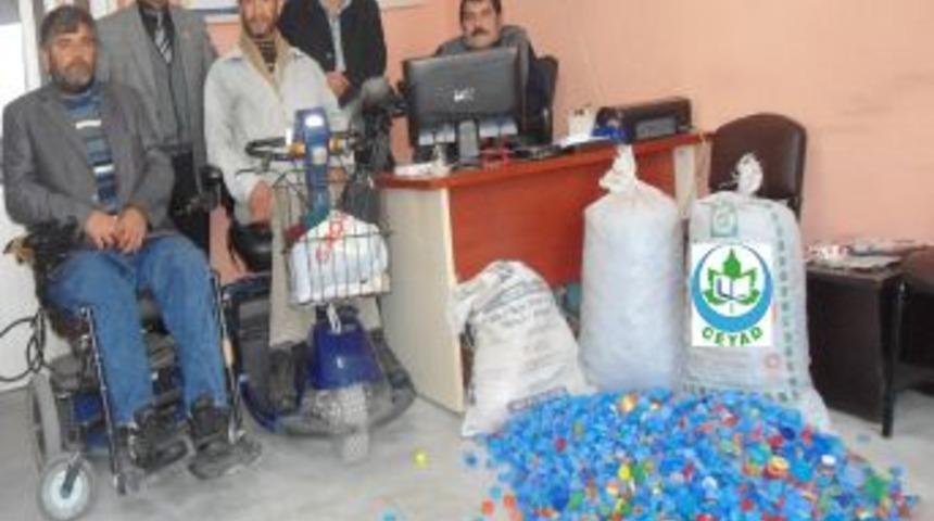 Engelliler i&ccedil;in 2 bin kapak topladılar