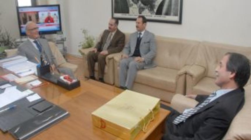 Başkan Yılmaz, İl M&uuml;ft&uuml;s&uuml; &Ouml;zt&uuml;rk&rsquo;&uuml; ziyaret etti