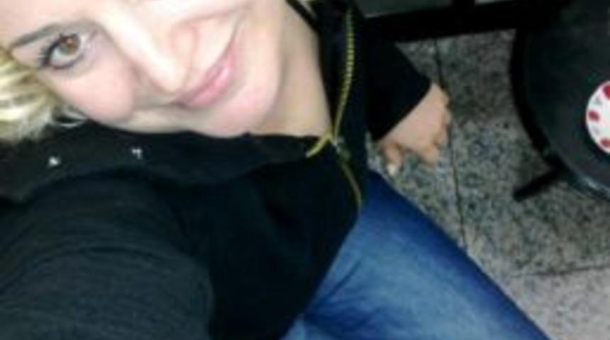 Gen&ccedil; kadın 5. kattan d&uuml;ş&uuml;p &ouml;ld&uuml;