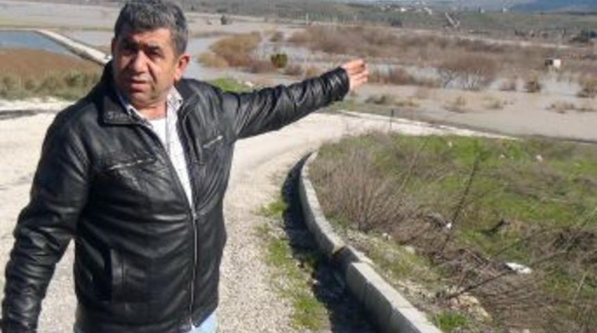 Belde halkı hi&ccedil;bir şeyden &ccedil;ekmedi Zeyzum Barajından &ccedil;ektiği kadar