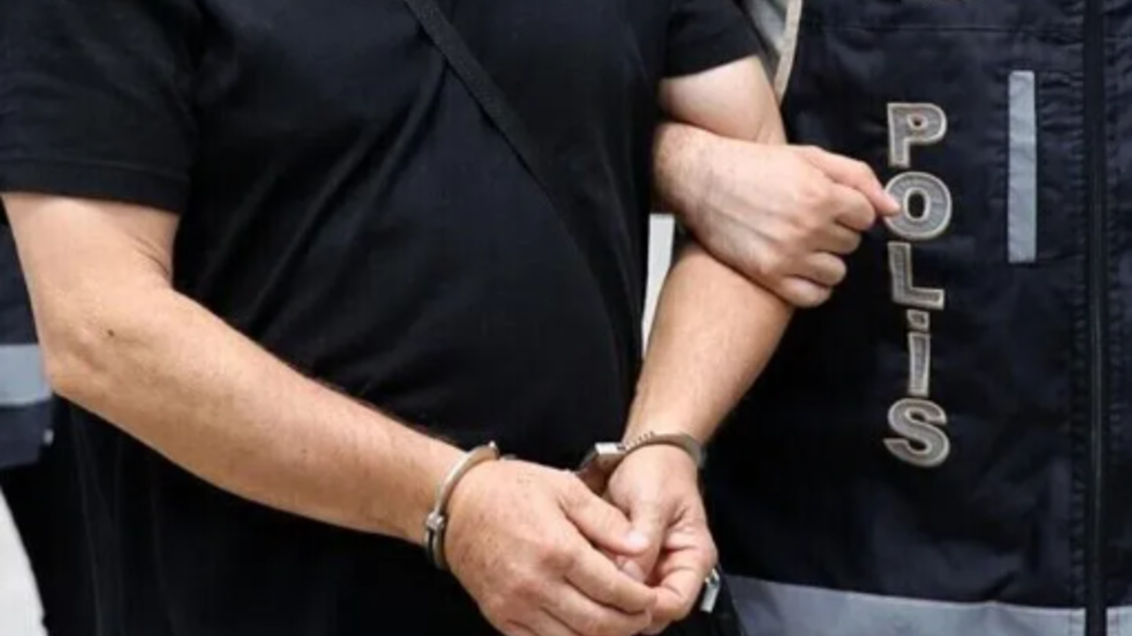 Gürültü yüzünden çıkan tartışmada baba oğlunu bıçakladı