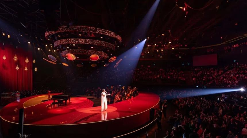 Ebru Yaşar’ın Volkswagen Arena konserlerine ünlü akını: Bir ilk gerçekleşti