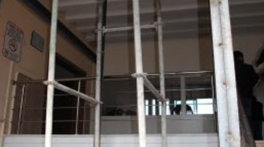 Manavgat Kaymakamlığı'na engelli vatandaşlar i&ccedil;in asans&ouml;r yapılıyor