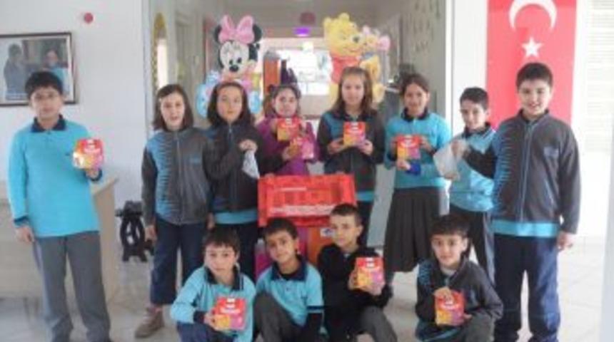 &Ouml;ğrenciler, har&ccedil;lıklarını Van&rsquo;a g&ouml;nderdi