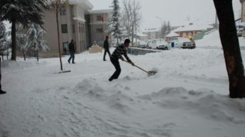 Aydıncık&rsquo;ta kar temizleme &ccedil;alışmalarına başlandı
