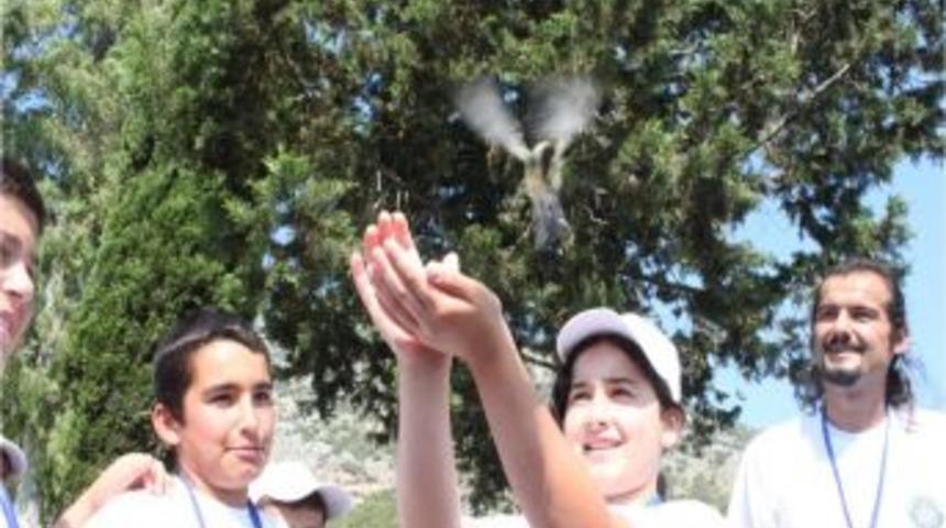 İlk&ouml;ğretim &ouml;ğrencileri b&ouml;lgede yaşayan bitki ve hayvanları inceleyerek &ouml;ğrendi