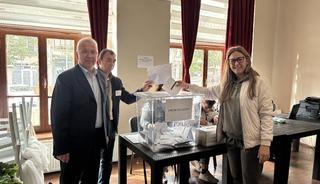 Çifte vatandaşlar Bulgaristan seçimi için sandık başına gitti