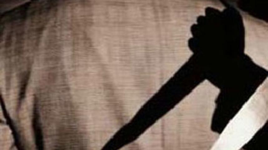 Kocasını sırtından bı&ccedil;akladı