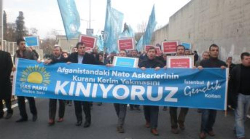 NATO'daki Kur'an skandalına ABD konsolosluğu &ouml;n&uuml;nde protesto