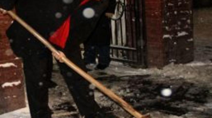 Başkan Tanık, karla m&uuml;cadele &ccedil;alışmalarına katıldı