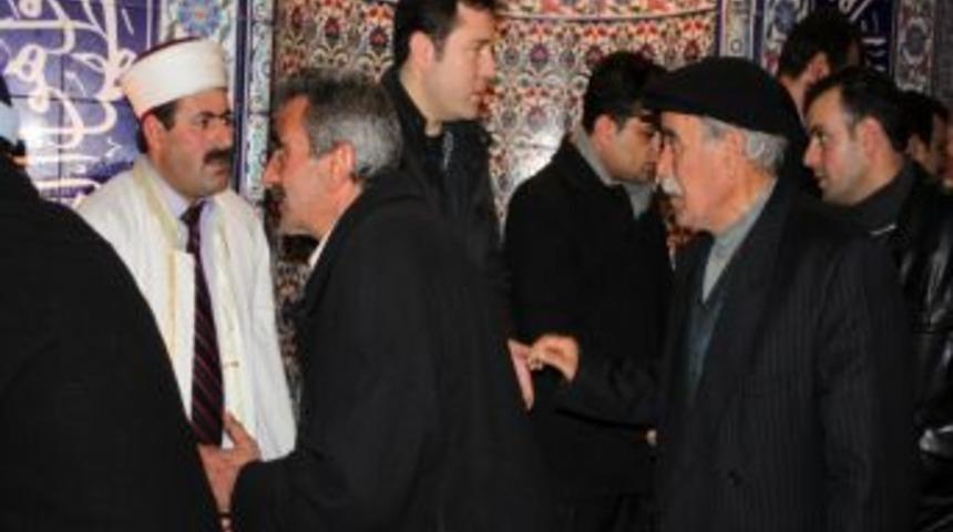 Doğubayazıt'ta &ouml;ld&uuml;r&uuml;len Cumhuriyet Savcısı Kılı&ccedil; i&ccedil;in mevlid okutuldu