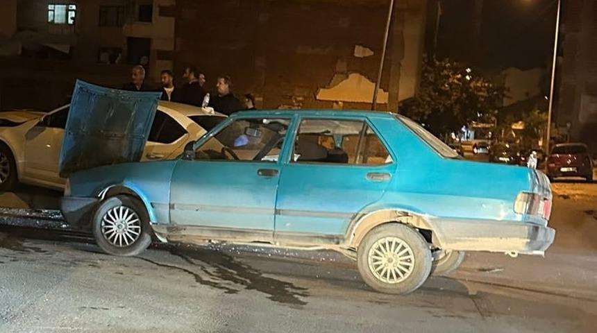 Elazığ'da iki otomobil &ccedil;arpıştı: 1 kişi yaralandı